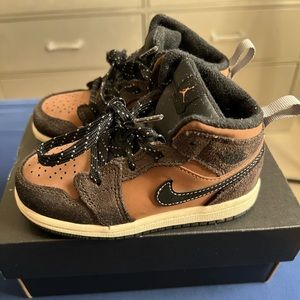 Jordan 1 Mid SE (TD)